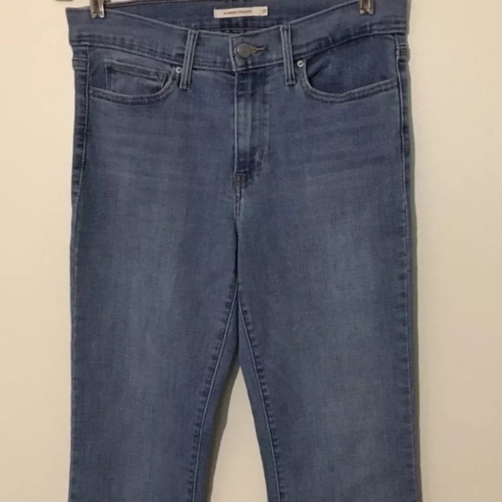 Levi's straight leg women's Jeans Size 29